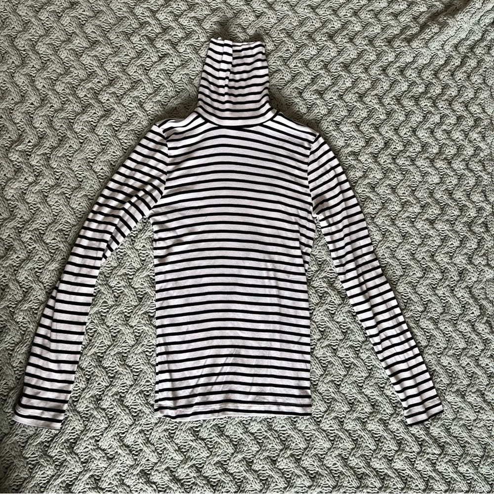 Splendid - Turtleneck in Black/White Stripe - Picture 5 of 10